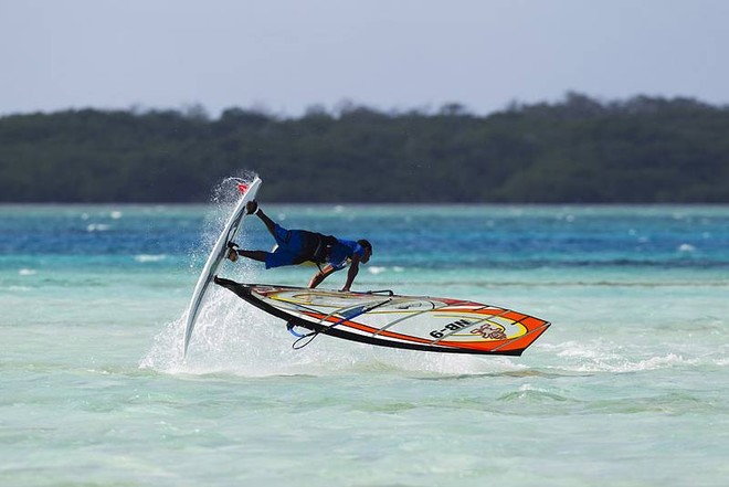 Taty goes off - Bonaire World Cup ©  John Carter / PWA http://www.pwaworldtour.com